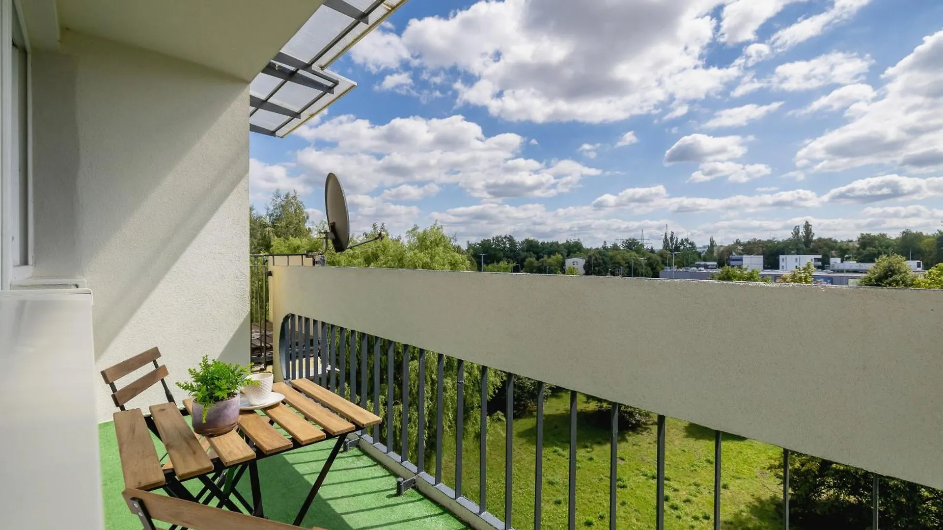 Przytulny Apartament Z 3 Sypialniami Z Biurkiem Do Pracy Zdalnej By Noclegi Renters Krakow Apartment