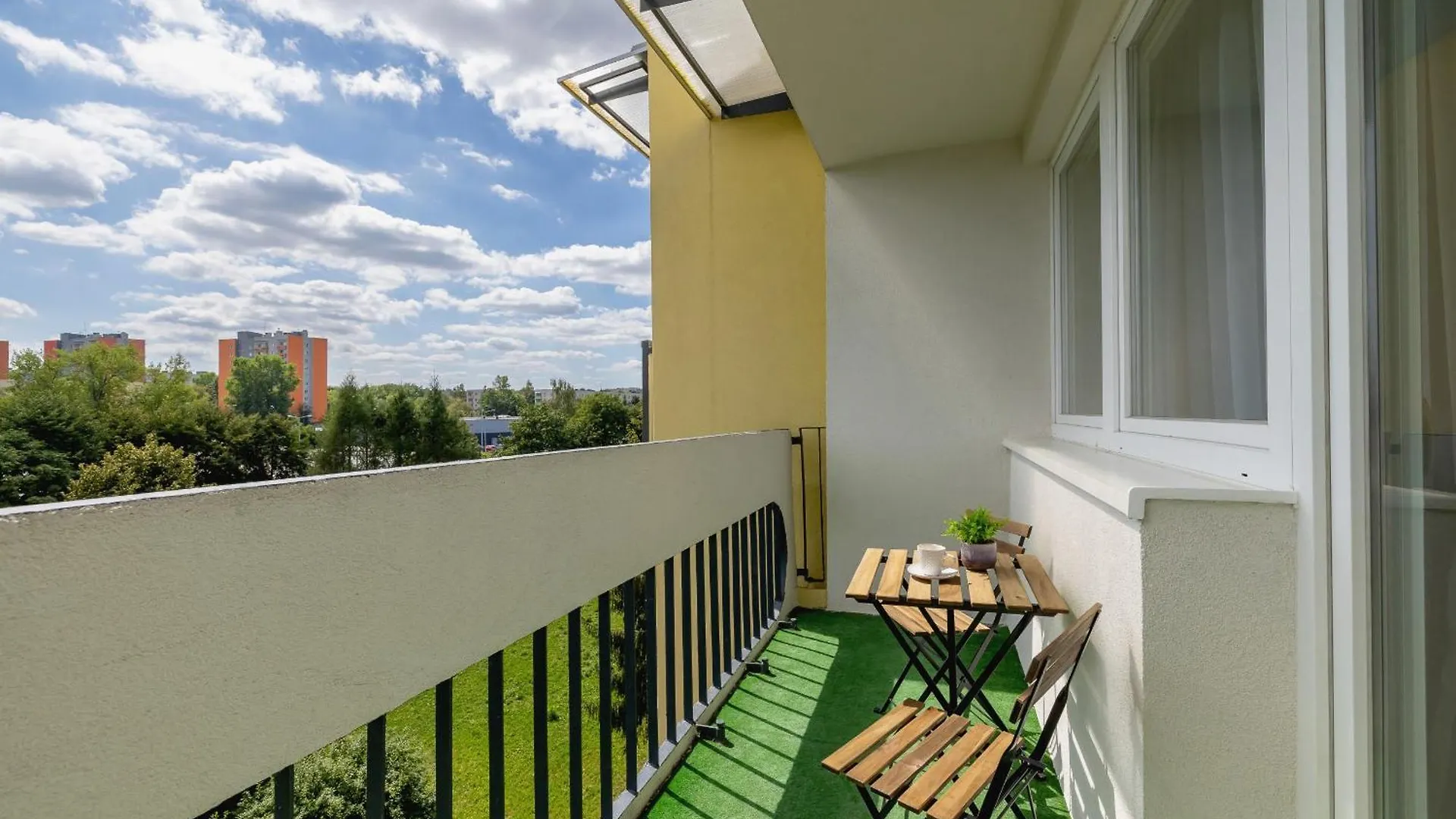 Apartment Przytulny Apartament Z 3 Sypialniami Z Biurkiem Do Pracy Zdalnej By Noclegi Renters Krakow Poland